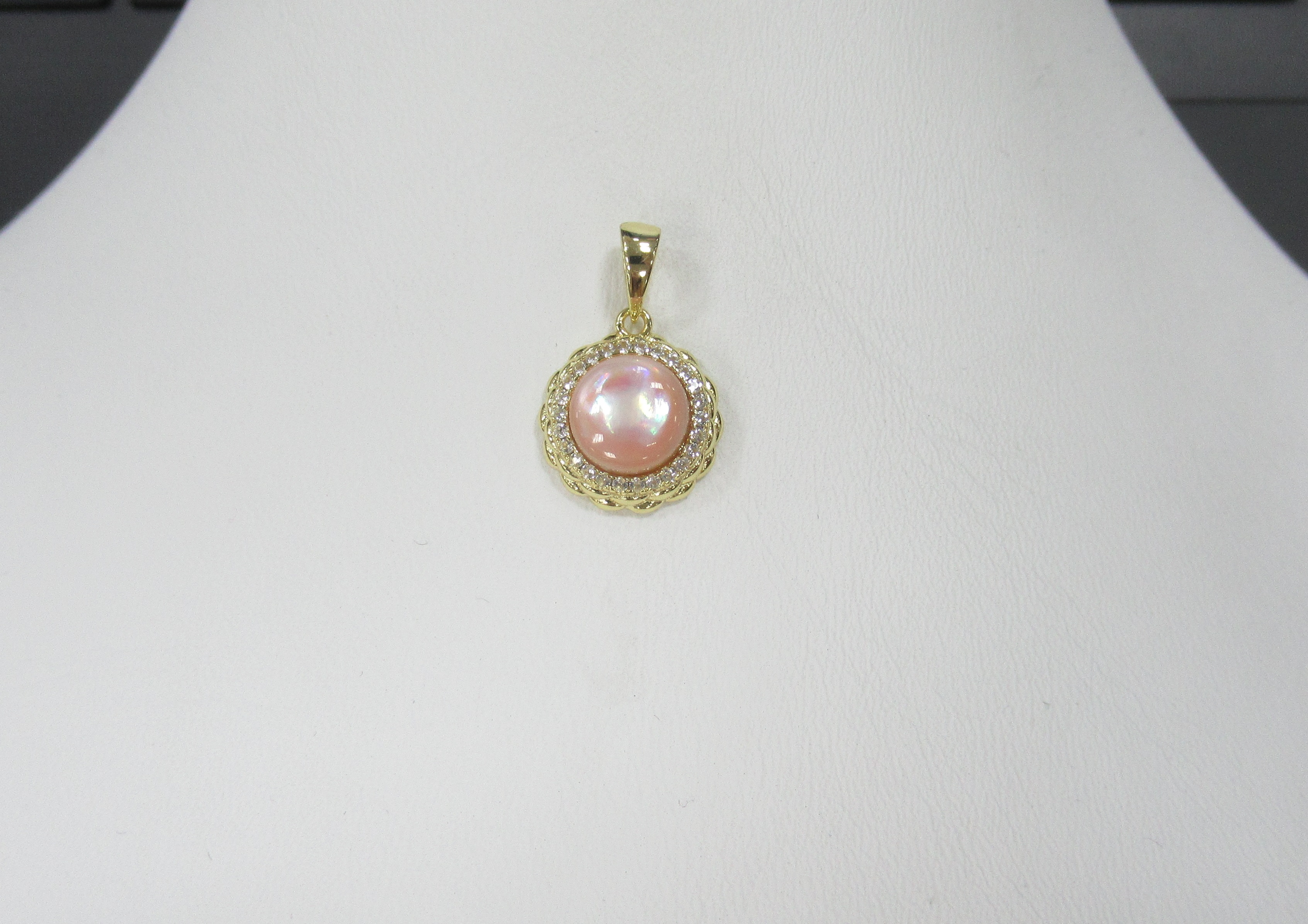 Серебряная подвеска с перламутром